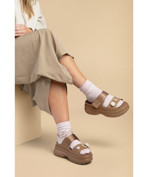 crocs(クロックス)の「クロックス ソーホー ツー ストラップ サンダル / crocs Soho Two Strap Sandal(サンダル・レディース・ブラック/ブラウン・25cm/22cm/24cm/27cm/23cm/26cm/21cm)」の10枚目の写真