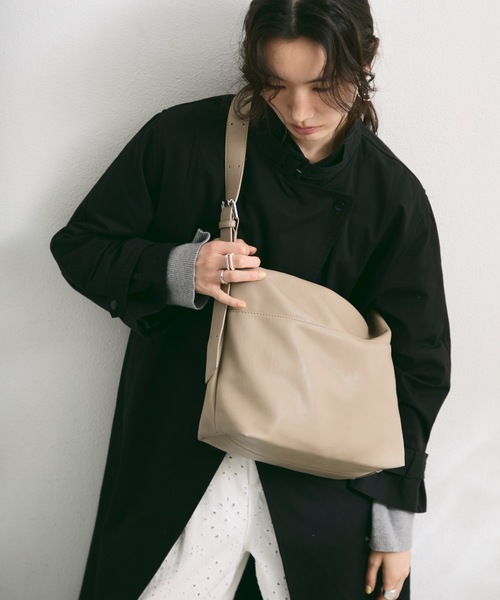 ロングベルト2WAYスクエアバッグ（ショルダーバッグ）｜Lutim by u