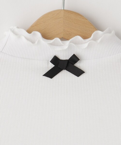 SHOO・LA・RUE（シューラルー）の「【110-140cm/プチセレ】リボンハイネックインナー（Tシャツ/カットソー・キッズ・ブラック/ホワイト・11/12/13/14）」の6枚目の写真
