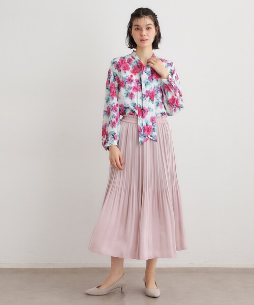 LAURA ASHLEY（ローラアシュレイ）の「【定番人気！洗える／ウエストゴム仕様】ソフトサテンプリーツスカート（スカート・レディース・ピンク系/ネイビー/ゴールド・38/40）」の12枚目の写真
