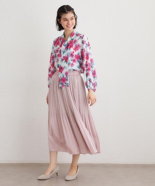 LAURA ASHLEY（ローラアシュレイ）の「【定番人気！洗える／ウエストゴム仕様】ソフトサテンプリーツスカート（スカート・レディース・ピンク系/ネイビー/ゴールド・38/40）」の13枚目の写真