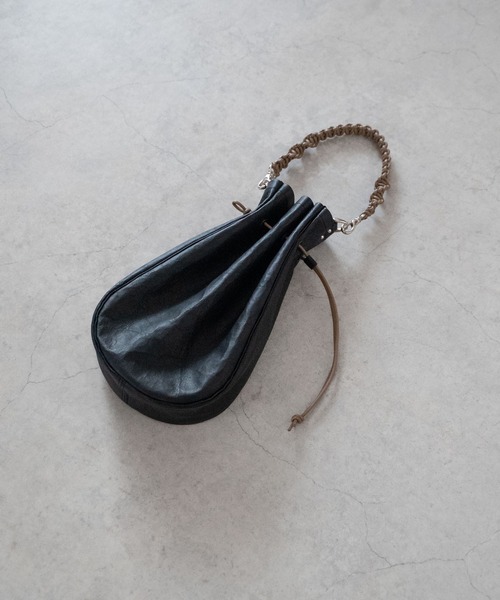 Senti(センティ)の「Dyneema Leather MEDICINE BAG L+HAND STRAP / ダイニーマレザー メディスンバッグ L+ハンドストラップ(ショルダーバッグ・メンズ・ブラック系その他/ブラック・FREE)」の11枚目の写真