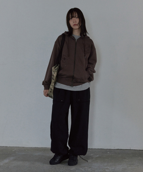 TONY LAWRENCE(トニーローレンス)の「アプリケフードジップアップブラウン(パーカー・レディース・その他・SMALL/MEDIUM/LARGE)」の2枚目の写真