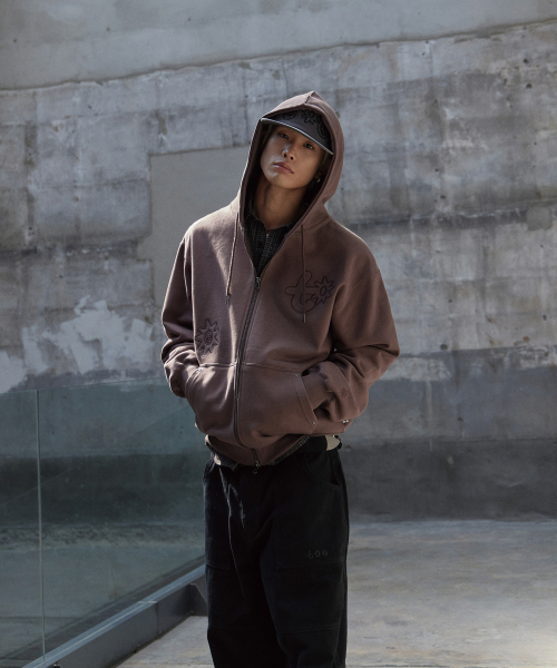 TONY LAWRENCE(トニーローレンス)の「アプリケフードジップアップブラウン(パーカー・レディース・その他・SMALL/MEDIUM/LARGE)」の5枚目の写真