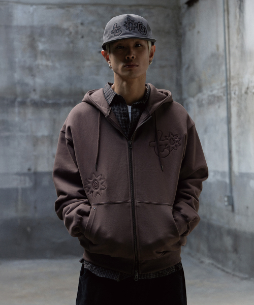 TONY LAWRENCE(トニーローレンス)の「アプリケフードジップアップブラウン(パーカー・レディース・その他・SMALL/MEDIUM/LARGE)」の6枚目の写真