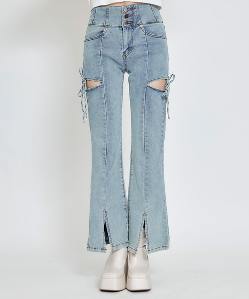 REDYAZEL（レディアゼル）の「カットアウトリボンストレッチデニム（デニムパンツ・レディース・ダークブルー/ライトグレー/ブルー・SMALL/MEDIUM）」の2枚目の写真