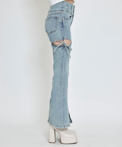 REDYAZEL（レディアゼル）の「カットアウトリボンストレッチデニム（デニムパンツ・レディース・ダークブルー/ライトグレー/ブルー・SMALL/MEDIUM）」の10枚目の写真