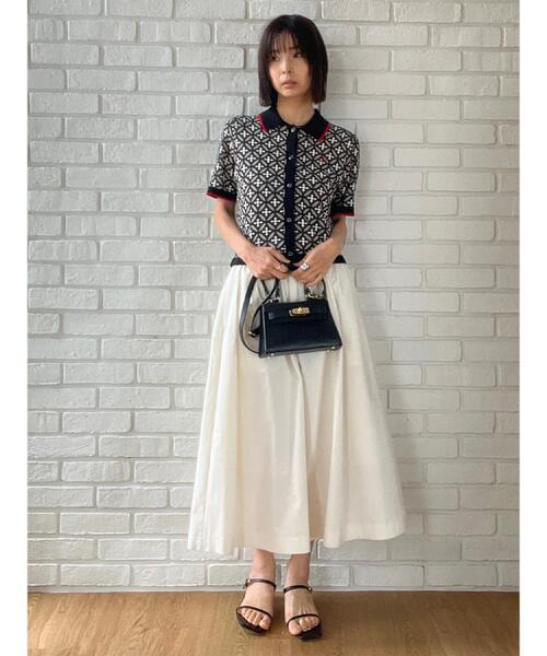 DRESSTERIOR(ドレステリア)の「オーバーラップサークルニットシャツカーデ(ニット/セーター・レディース・ベージュ系・38/36)」の9枚目の写真