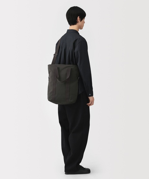 MUJI Labo(ムジラボ)の「〔MUJI Labo〕撥水2WAYバッグ(トートバッグ・メンズ・ダークネイビー/カーキ・FREE)」の9枚目の写真