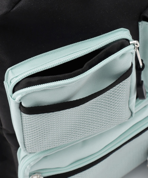 LOVETOXIC(ラブトキシック)の「【LTXC】ポーチツキ22Lリュック(バックパック/リュック・キッズ・ブラック/アイボリー/ミント・F)」の4枚目の写真