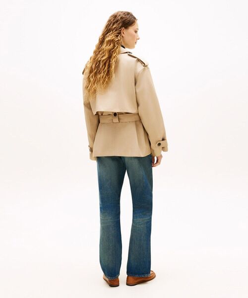 TOMMY HILFIGER(トミーヒルフィガー)の「コットンショートトレンチコート(テーラードジャケット・レディース・ベージュ・X-SMALL/SMALL)」の4枚目の写真