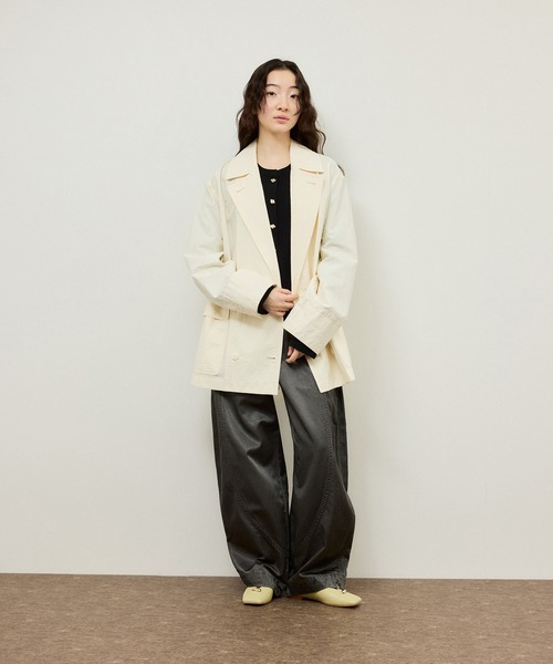 ADAM ET ROPE'（アダムエロペ）の「メタルモチーフフラットシューズ（パンプス・レディース・ブラック/クリーム・24.5/24/23.5/23）」の3枚目の写真