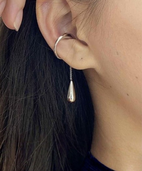yu-ka(ユーカ)の「YU-KA:ドロップデザインイヤーカフ drop design ear cuff(イヤーカフ・レディース・ゴールド/シルバー・FREE)」の2枚目の写真