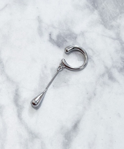 yu-ka(ユーカ)の「YU-KA:ドロップデザインイヤーカフ drop design ear cuff(イヤーカフ・レディース・ゴールド/シルバー・FREE)」の6枚目の写真