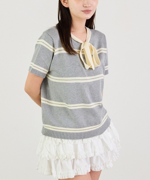Siel(シエル)の「リボンネックボーダープルオーバーニット 冬服(ニット/セーター・レディース・ベージュ/グレー/ブルー/ブラック・FREE)」の3枚目の写真