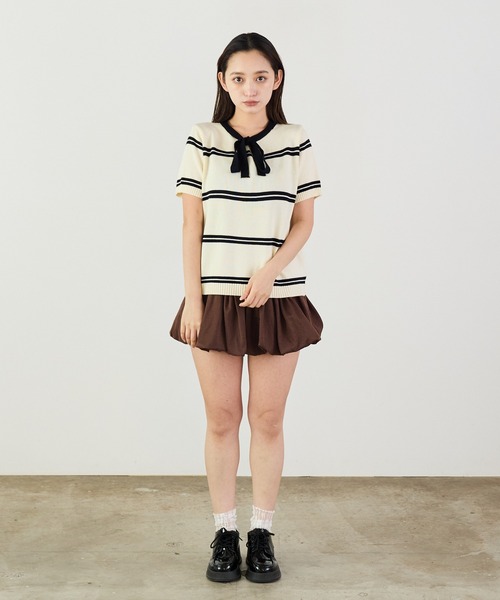 Siel(シエル)の「リボンネックボーダープルオーバーニット 冬服(ニット/セーター・レディース・ベージュ/グレー/ブルー/ブラック・FREE)」の5枚目の写真
