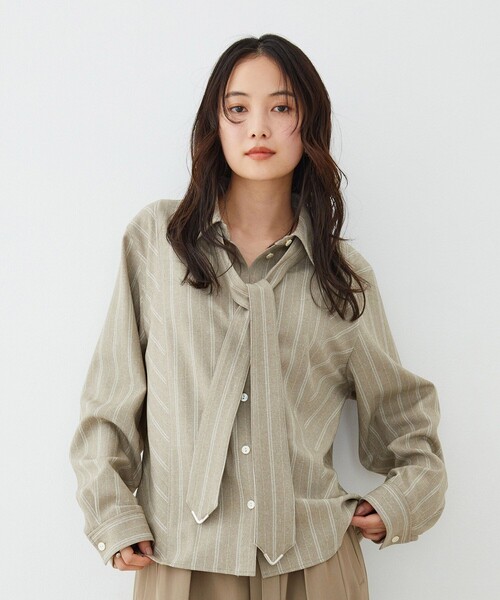 UNITED TOKYO(ユナイテッドトウキョウ)の「【新作】コーナーチップボウタイシャツ|ウォッシャブル/オケージョン/オフィスカジュアル/タイ付き/春服(シャツ/ブラウス・レディース・グレー/ベージュ/アイボリー・FREE)」の16枚目の写真