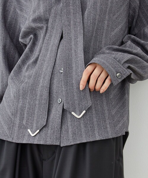 UNITED TOKYO(ユナイテッドトウキョウ)の「【新作】コーナーチップボウタイシャツ|ウォッシャブル/オケージョン/オフィスカジュアル/タイ付き/春服(シャツ/ブラウス・レディース・グレー/ベージュ/アイボリー・FREE)」の4枚目の写真