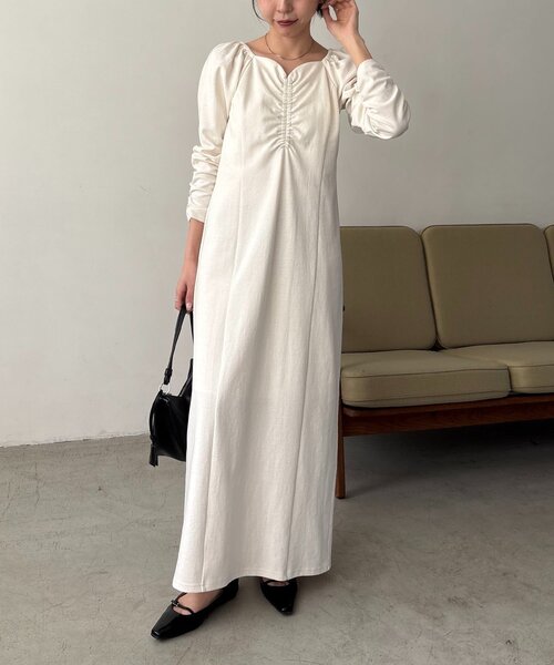 CAPRICIEUX LE'MAGE（カプリシューレマージュ）の「【低身長サイズあり】ウェーブネックギャザーワンピース（ワンピース・レディース・ホワイト系その他/ブラック・FREE/PS）」の5枚目の写真