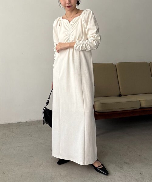 CAPRICIEUX LE'MAGE（カプリシューレマージュ）の「【低身長サイズあり】ウェーブネックギャザーワンピース（ワンピース・レディース・ホワイト系その他/ブラック・FREE/PS）」の8枚目の写真