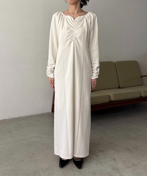 CAPRICIEUX LE'MAGE（カプリシューレマージュ）の「【低身長サイズあり】ウェーブネックギャザーワンピース（ワンピース・レディース・ホワイト系その他/ブラック・FREE/PS）」の16枚目の写真