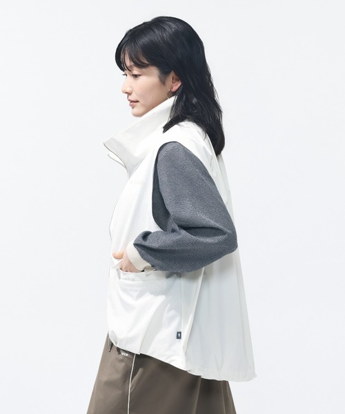 NEW BALANCE（ニューバランス）の「【別注】ニューバランス New Balance ウーブンスタンドネックベスト 限定コラボ（ベスト・レディース・オフホワイト/ブラック・L/M）」の9枚目の写真