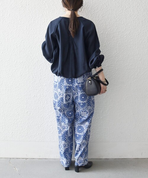 SHIPS any(シップス エニィ)の「SHIPS any:〈洗濯機可能〉バンダナ プリント イージー ワイド パンツ(デニムパンツ・レディース・ブラック/ブルー・ONE SIZE)」の10枚目の写真