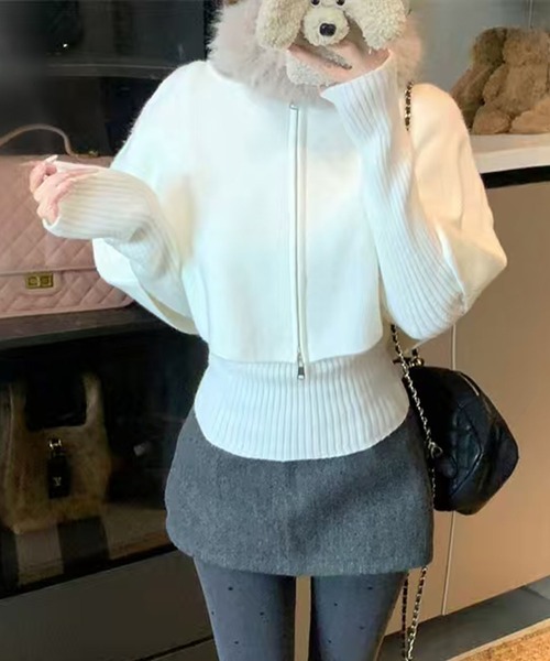 nonomi(ノノミ)の「ファーカラー付き ジップアップ リブニットトップス(レイヤード風)(ニット/セーター・レディース・ブラック/ホワイト・FREE)」の2枚目の写真