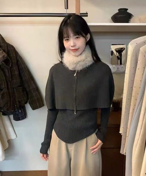 nonomi(ノノミ)の「ファーカラー付き ジップアップ リブニットトップス(レイヤード風)(ニット/セーター・レディース・ブラック/ホワイト・FREE)」の6枚目の写真