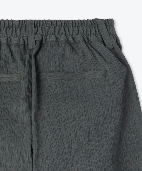 MUSINSA STANDARD KIDS（ムシンサスタンダードキッズ）の「クリンクルワンタックワイドバンディングパンツ [カーキグレー]（その他パンツ・レディース・その他・100/110/120/130/140/150/160）」の7枚目の写真