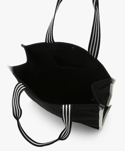 To b. by agnes b.（トゥービーバイアニエスベー）の「WEB限定 ロゴ コットン スクエア トートバッグ（トートバッグ・レディース・ブラック・FREE）」の4枚目の写真