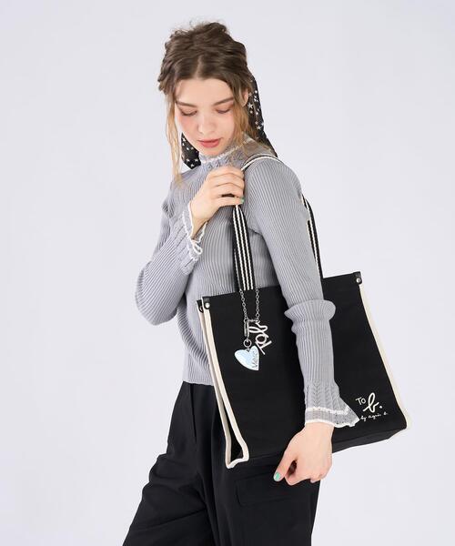 To b. by agnes b.（トゥービーバイアニエスベー）の「WEB限定 ロゴ コットン スクエア トートバッグ（トートバッグ・レディース・ブラック・FREE）」の7枚目の写真