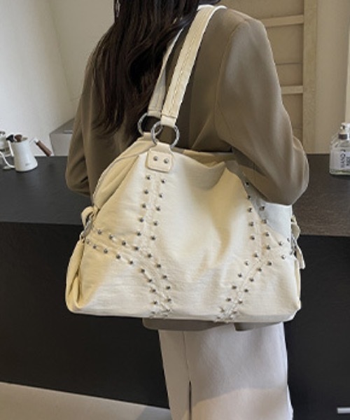 Teem Store(チームストア)の「【大容量/A4対応】リベット大容量トートバッグ(トートバッグ・レディース・ホワイト/ブラック・F)」の4枚目の写真