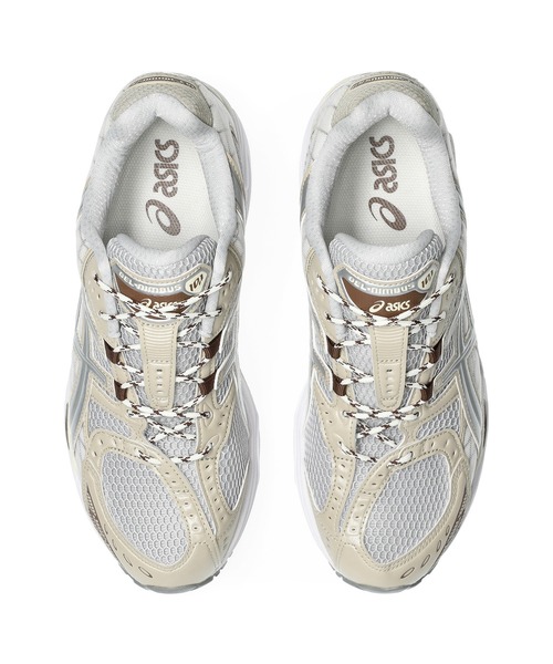 ASICS(アシックス)の「GEL-NIMBUS 10.1 / ゲルニンバス 10.1(スニーカー・レディース・ホワイト×シルバー・29/27/25.5/28.5/25/28/26.5/24.5/23/27.5/26/23.5/24)」の5枚目の写真