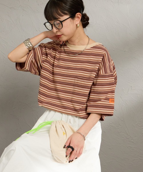UNIVERSAL OVERALL（ユニバーサルオーバーオール）の「[UNIVERSAL OVERALL/ユニバーサルオーバーオール] 別注 ワイドシルエット ポケットTシャツ【追加】（Tシャツ/カットソー・レディース・ブラック/ブラウン系/ブラック系/ホワイト/ベージュ系・F）」の5枚目の写真