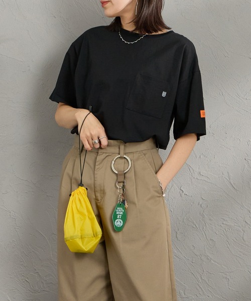 UNIVERSAL OVERALL（ユニバーサルオーバーオール）の「[UNIVERSAL OVERALL/ユニバーサルオーバーオール] 別注 ワイドシルエット ポケットTシャツ【追加】（Tシャツ/カットソー・レディース・ブラック/ブラウン系/ブラック系/ホワイト/ベージュ系・F）」の21枚目の写真