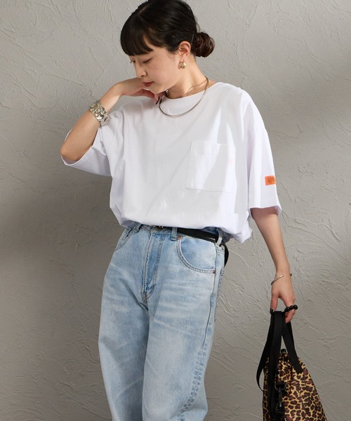 UNIVERSAL OVERALL（ユニバーサルオーバーオール）の「[UNIVERSAL OVERALL/ユニバーサルオーバーオール] 別注 ワイドシルエット ポケットTシャツ【追加】（Tシャツ/カットソー・レディース・ブラック/ブラウン系/ブラック系/ホワイト/ベージュ系・F）」の12枚目の写真