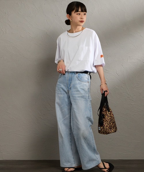UNIVERSAL OVERALL（ユニバーサルオーバーオール）の「[UNIVERSAL OVERALL/ユニバーサルオーバーオール] 別注 ワイドシルエット ポケットTシャツ【追加】（Tシャツ/カットソー・レディース・ブラック/ブラウン系/ブラック系/ホワイト/ベージュ系・F）」の14枚目の写真