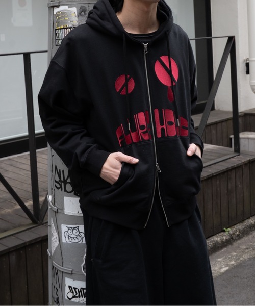 FLUKE HOLIC(フロックホリック)の「CRYING EMB LOGO PARKA(パーカー・レディース・ネイビー/グレー/ブラック・SMALL/MEDIUM/LARGE)」の1枚目の写真