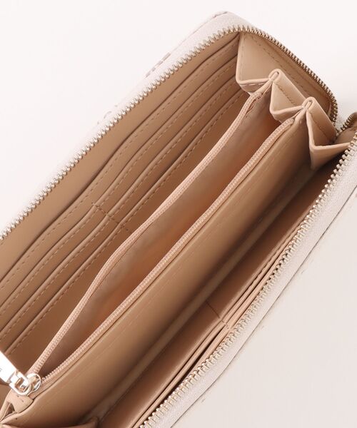 Guess（ゲス）の「【GUESS】ゲス　LARGE ZIPAROUND　ラウンドファスナー長財布（財布・レディース・ピンク系1/ホワイト系1/ブラック系2/ベージュ系1/ブラック系1/ブラック系3/グレー系1/アイボリー系1/ホワイト系2・FREE）」の21枚目の写真