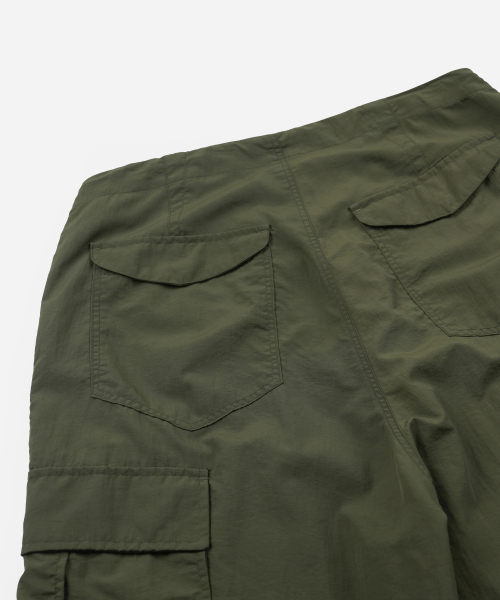FRIZMWORKS(フリズムワークス)の「PARACHUTE NYLON BALLOON PANTS _ OLIVE(その他パンツ・メンズ・その他・LARGE/MEDIUM/SMALL/X-LARGE)」の8枚目の写真