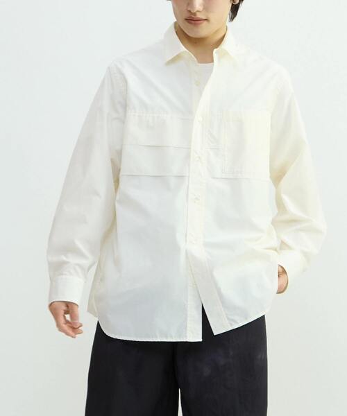 CONVERSE TOKYO(コンバーストウキョウ)の「TUCK CUT-OFF BOX SHIRT(シャツ/ブラウス・レディース・ネイビー/ピンク/オフホワイト・MEDIUM/SMALL)」の2枚目の写真