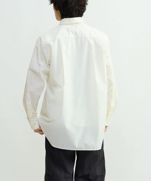 CONVERSE TOKYO(コンバーストウキョウ)の「TUCK CUT-OFF BOX SHIRT(シャツ/ブラウス・レディース・ネイビー/ピンク/オフホワイト・MEDIUM/SMALL)」の14枚目の写真