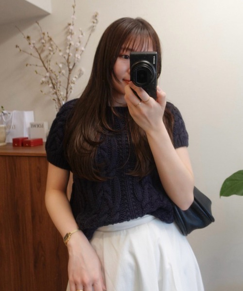 Reurie'(レウリィ)の「ショートスリーブケーブルニット(saki select) / 半袖 フェミニン 韓国 大人カジュアル モノトーン 春服 夏服(ニット/セーター・レディース・アイボリー/グレー/ネイビー・FREE)」の15枚目の写真