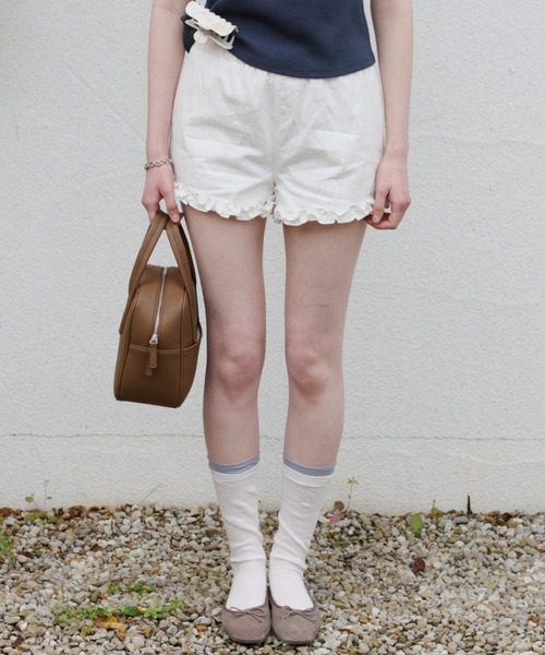 GIUNON(ジウノン)の「hem frill short pants / ヘムフリルショートパンツ(その他パンツ・レディース・ホワイト/ブラック・FREE)」の10枚目の写真