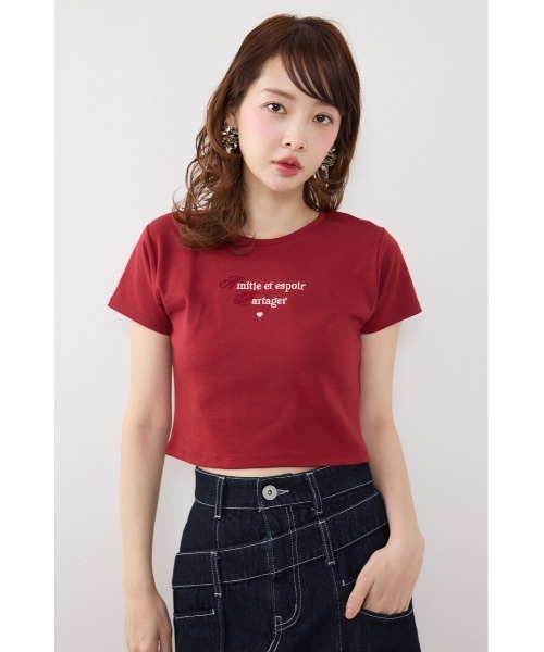 rienda(リエンダ)の「ラインストーンコンパクトロゴTシャツ 春服 夏服(Tシャツ/カットソー・レディース・レッド/ホワイト/ネイビー・FREE)」の3枚目の写真