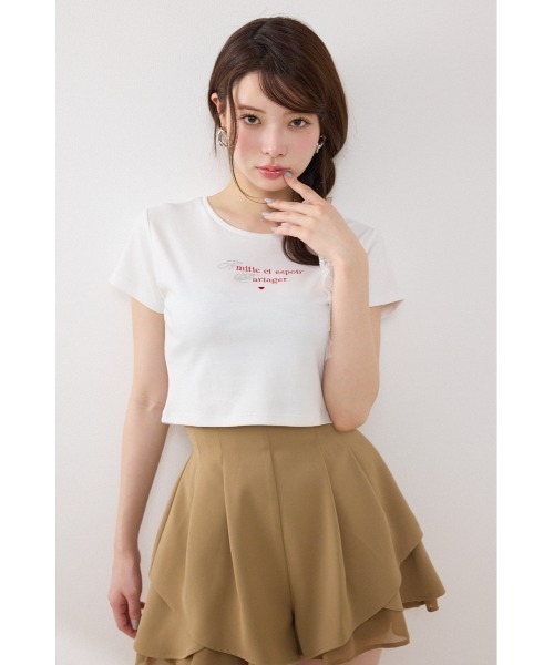 rienda(リエンダ)の「ラインストーンコンパクトロゴTシャツ 春服 夏服(Tシャツ/カットソー・レディース・レッド/ホワイト/ネイビー・FREE)」の2枚目の写真