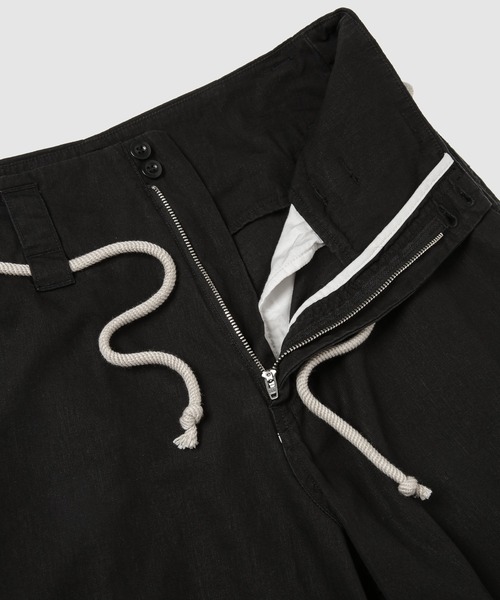WhoWhat(フーワット)の「DRAWCORD PANTS(その他パンツ・メンズ・キャメル/ブラック・M/S)」の4枚目の写真