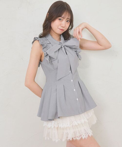 MAJESTIC LEGON(マジェスティックレゴン)の「ショルダーフリルノースリーブブラウス(シャツ/ブラウス・レディース・ブルー/オフホワイト/グレー系その他/ホワイト系その他2・MEDIUM)」の15枚目の写真