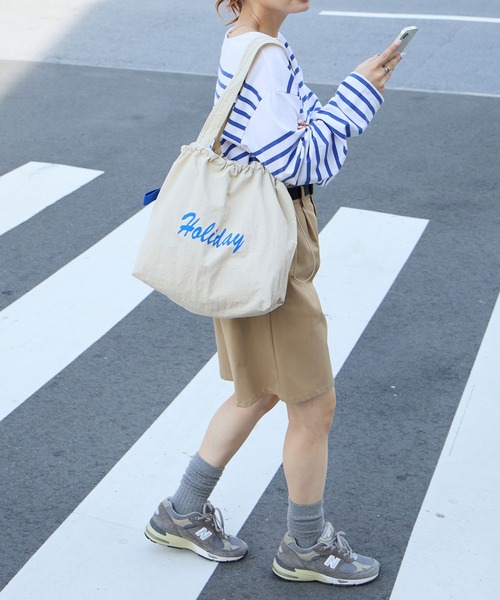BONLECILL Marche(ボンルシールマルシェ)の「【BONLECILL Marche】《A4収納》HOLIDAYロゴトートバッグ(トートバッグ・レディース・レッド/ブルー/イエロー/アイボリー・FREE)」の9枚目の写真